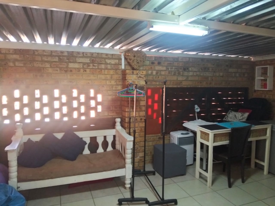 2 Bedroom Property for Sale in Flamwood North West